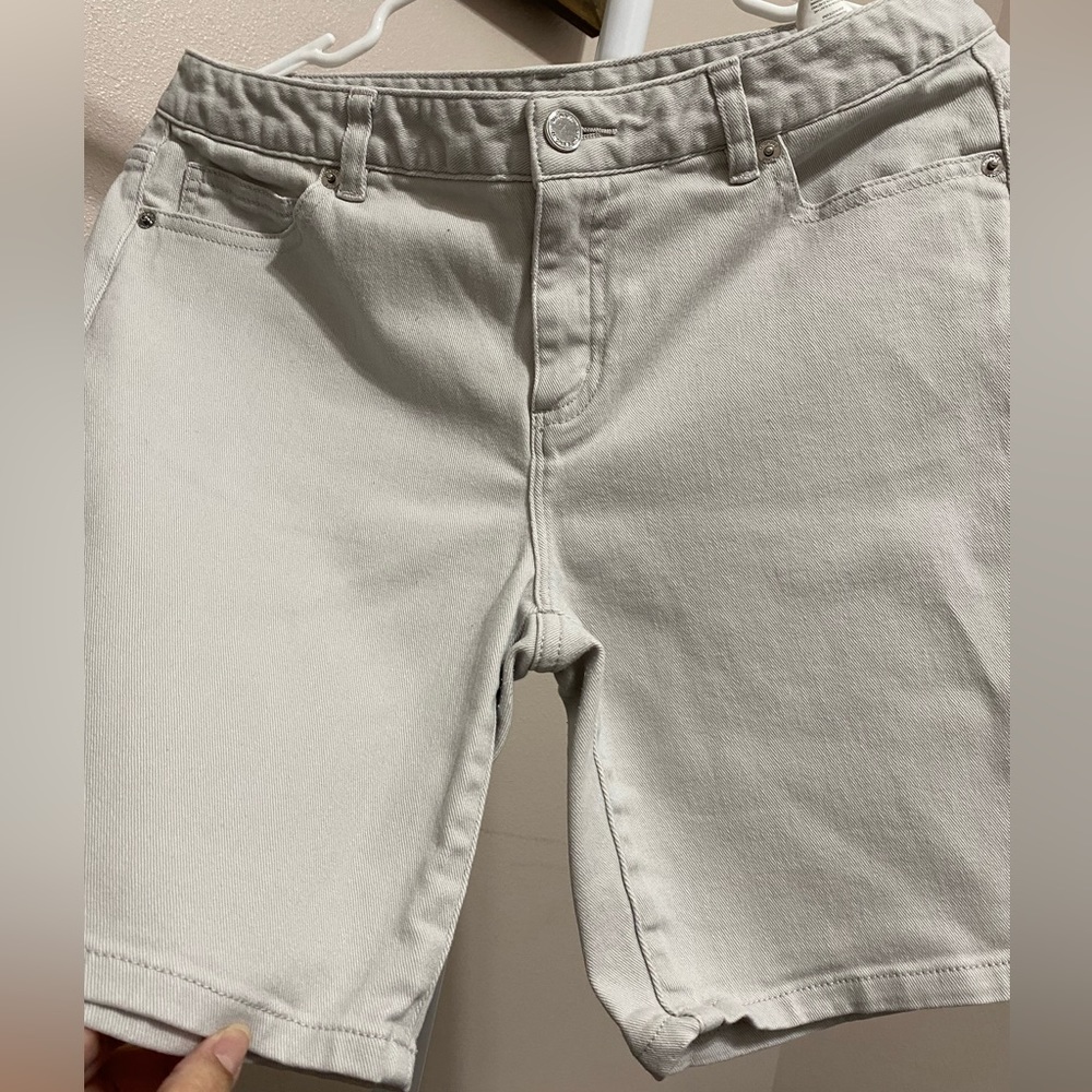 Michael Kors womens high waisted bermuda off white shorts